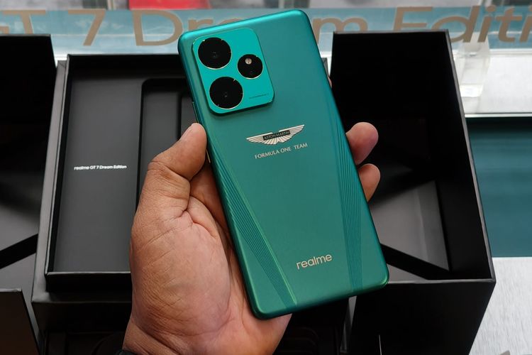 Samsung, Realme, Huawei, Galaxy S25, iPhone 17, Huawei Pura 80, iPhone Air, Realme GT 7, iQoo 15, iPhone 17 Pro Max, Galaxy S25 Ultra, Galaxy S25 Plus, Realme GT 7 Dream Edition, 8 HP Flagship yang Rilis di Indonesia Sepanjang 2025, dari Galaxy S25 hingga iPhone 17, 1. Samsung Galaxy S25 series, 2. Xiaomi 15 series, 3. Realme GT 7 series, 4. Huawei Pura 80 series, 5. iPhone 17 series, 6. Oppo Find X9 series, 7. Vivo X300 series, 8. iQoo 15