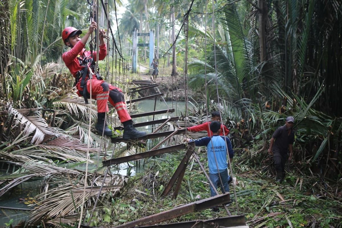 Lampung, Tanggamus, viral, jembatan rusak, Pernah Viral Siswa SMP 