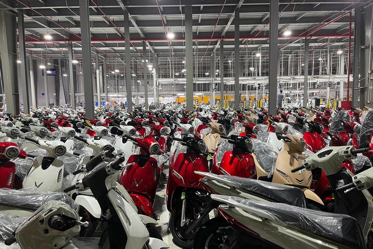 Industri 4.0, Intip Produksi Motor VinFast: Robot Otomatis &amp; Teknologi Canggih, Proses di Bengkel Bodi, Tahap Pengecatan, Lini Perakitan Umum dan Inspeksi, Kapasitas Produksi dan Target Global