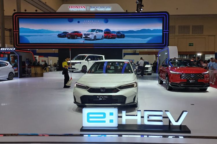 Toyota, Honda, Penjualan Mobil, toyota, Honda Terjungkal, Posisi Penjualan Merosot di November 2025