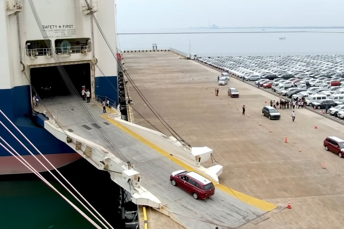 Toyota, TMMIN, ekspor mobil, Ekspor Mobil, toyota Indonesia, Ekspor Mobil CBU, Toyota Indonesia Pastikan Capai 3 Juta Unit Ekspor Tahun Ini