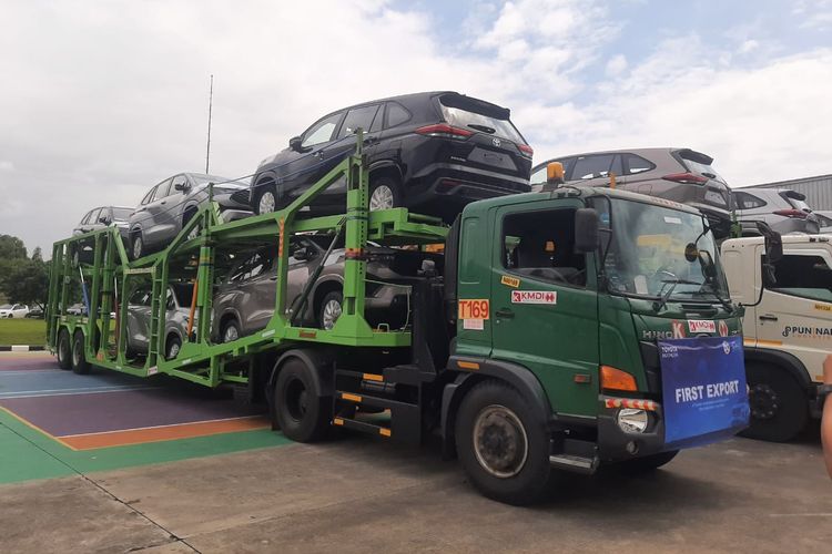 ekspor mobil, Kijang Innova Zenix, strategi elektrifikasi, Toyota Veloz Hybrid, Toyota Veloz Hybrid: Strategi Baru untuk Pasar Domestik