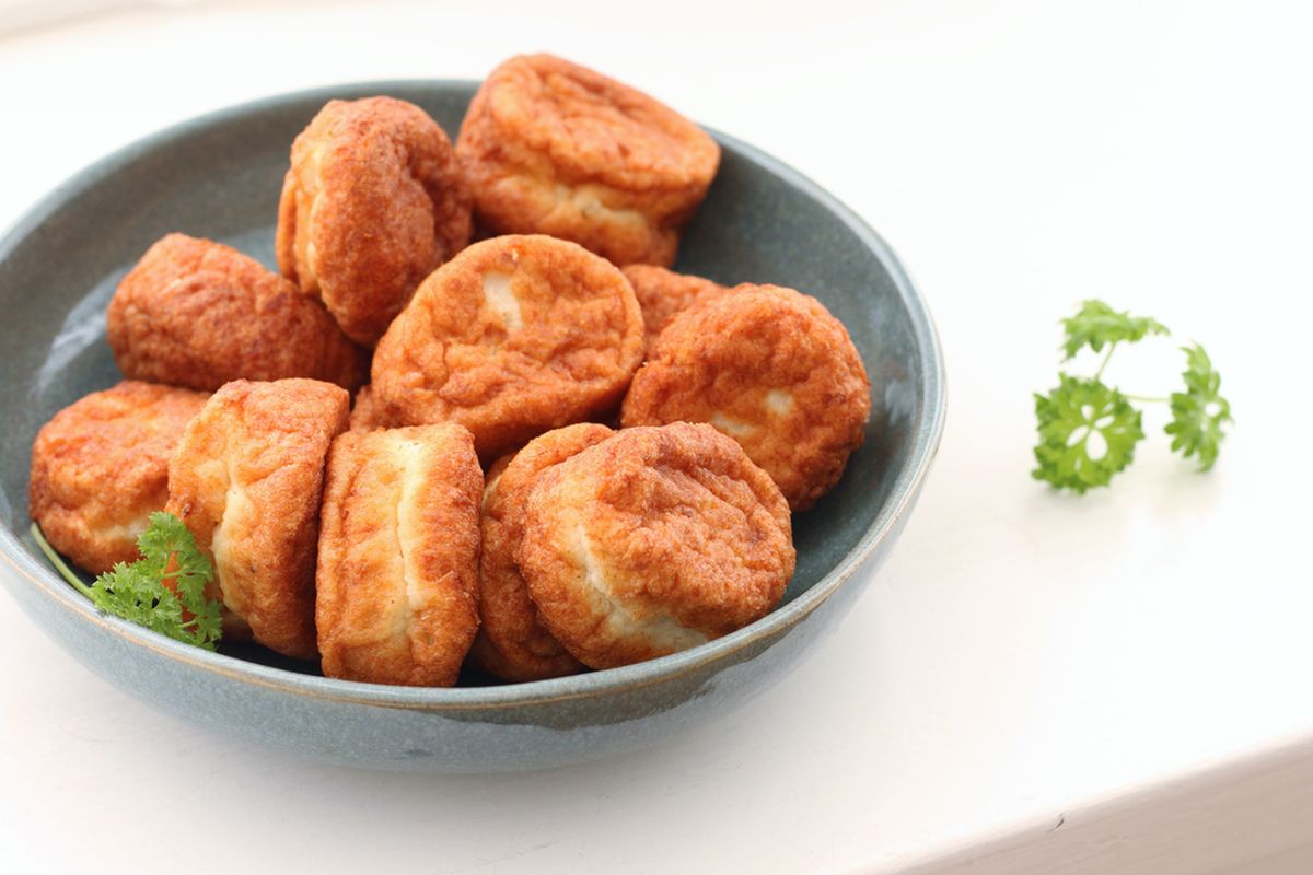 Perkedel, perkedel, tips masak perkedel, tips masak perkedel agar tidak berminyak, cara bikin perkedel, 2 Tips Ampuh Masak Perkedel agar Tidak Berminyak, 1. Goreng dengan minyak yang banyak dan panas, 2. Ganti tisu peniris secara berkala, 1. Gunakan telur utuh sebagai pelapis, 2. Jangan gunakan isian mentah
