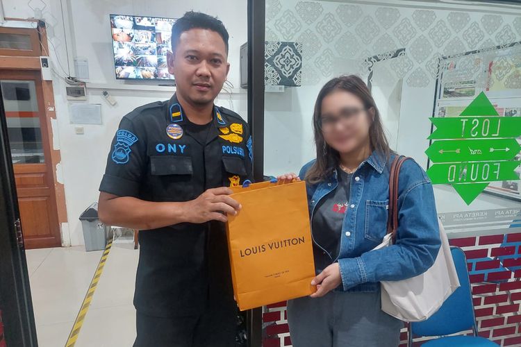 barang tertinggal di kereta api jarak jauh, barang tertinggal di kereta api, barang paling banyak tertinggal di kereta, oleh-oleh jadi barang paling banyak tertinggal di kereta, Oleh-oleh Makanan Jadi Barang Paling Banyak Tertinggal di Kereta