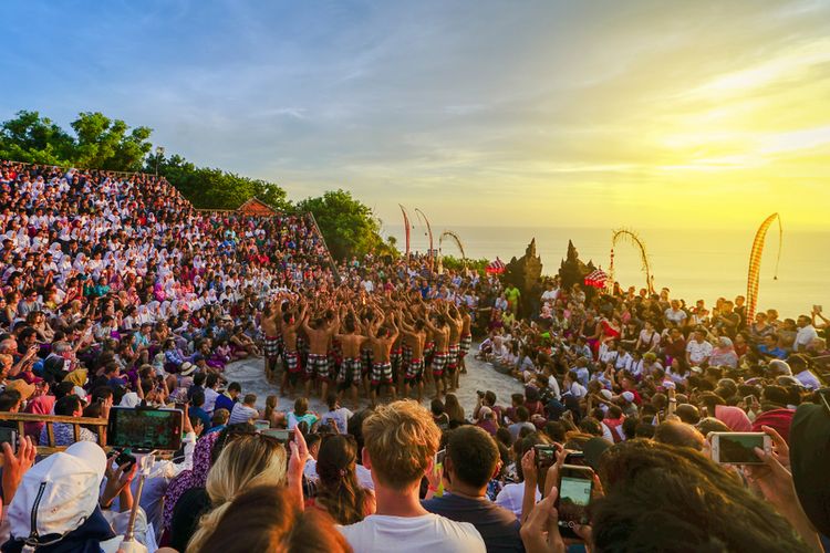 Indonesia dan China, Indonesia dan china kerja sama bidang pariwisata, Indonesia dan China Sepakati Kerja Sama Pariwisata, Dorong Kunjungan Wisatawan dan Promosi Internasional, 1. Pertukaran kontak bisnis dan kerja sama sektor pariwisata, 2. Mendorong kunjungan wisatawan, 3. Kolaborasi menarik wisatawan dari negara ketiga, 4. Pendirian kantor perjalanan resmi, 5. Fasilitasi promosi pariwisata, 6. Pertukaran informasi dan statistik pariwisata, 7. Bentuk kerja sama lainnya