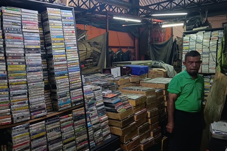 Pasar Taman Puring, kebakaran di Pasar Taman Puring, pasar taman puring terbakar, kebakaran di pasar taman puring, taman puring jakarta, pasar taman puring kebayoran baru, Pasar Taman Puring Sebelum Terbakar, Sentra Barang Branded Murah di Jakarta Selatan