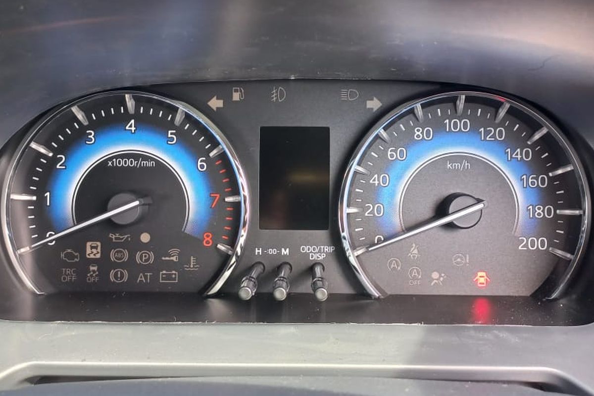 Mika, mika speedometer, speedometer mobil, perbaikan speedometer mobil, perbaikan mika speedometer, Biaya Perbaikan Mika Speedometer Mobil Mulai Rp 250.000