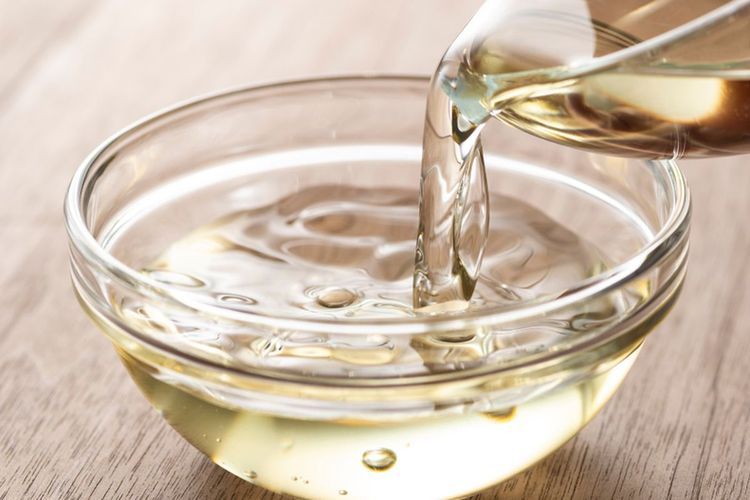 bau susu basi, botol susu, Menghilangkan bau susu basi, 4 Cara Cepat Hilangkan Bau Susu Basi di Botol Anak, 1. Campuran baking soda dan sabun, 2. Gunakan cuka dan air, 3. Sari tomat (jus tomat murni), 4. Manfaatkan koran bekas