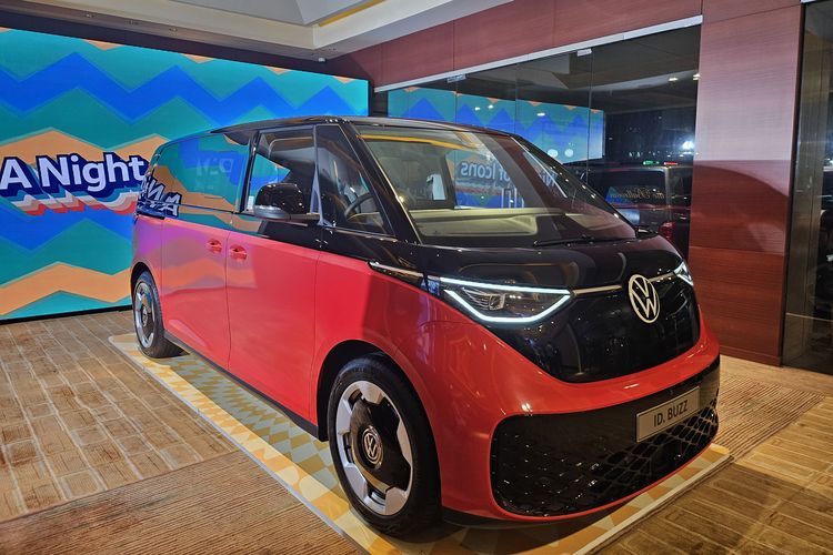 VW Kombi, Volkswagen, Volkswagen Indonesia, mobil keluarga, ID Buzz, vw kombi, Mobil VW, the all electric id buzz, Warisi DNA VW Kombi Legendaris, Volkswagen Rayakan Kehadiran ID. BUZZ lewat Malam Apresiasi “A Night of Icons”