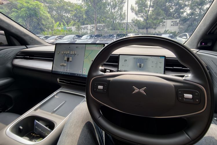 XPENG, XPENG Indonesia, XPENG G6 Pro, Xpeng Serahkan 100 Unit G6 ke Konsumen dan Ajak Road Trip Singkat, Kendali Pintar dalam Genggaman, Akomodatif di Kemacetan Jakarta, Catatan Ergonomi: Terlalu Bergantung pada Layar, Kelincahan Fitur XPilot di Jalan Tol, Kesimpulan