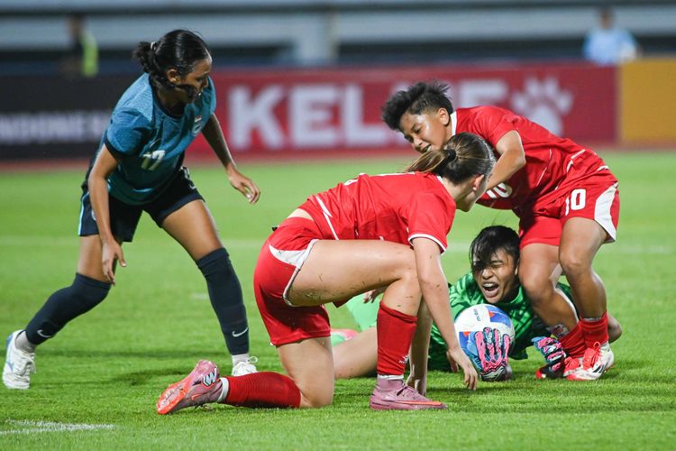 Timnas Putri Indonesia, Satoru Mochizuki, Iris de Rouw, Isa Warps, Timnas Putri Indonesia Vs Singapura 0-2, Alasan Pemain Diaspora Dicadangkan