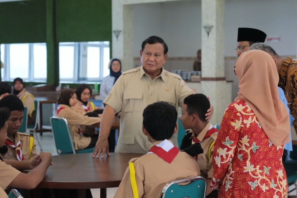 Presiden Prabowo, Mensesneg Prasetyo Hadi, video prabowo di bioskop, video prabowo sebelum film dimulai di bioskop, Penayangan Video Presiden Prabowo di Bioskop Dinilai Lumrah, Asal Tak Ganggu Kenyamanan Publik