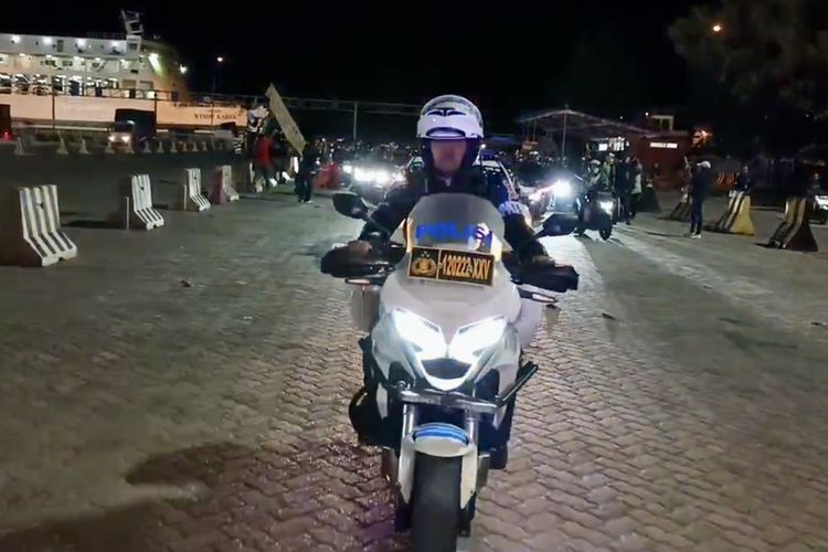 otomotif, Lalu Lintas, korlantas polri, viral, sirine, Strobo, Stop tot tot wuk wuk, Ingat Lagi Aturan Pakai Rotator, Sirine dan Pengawalan Lalu Lintas