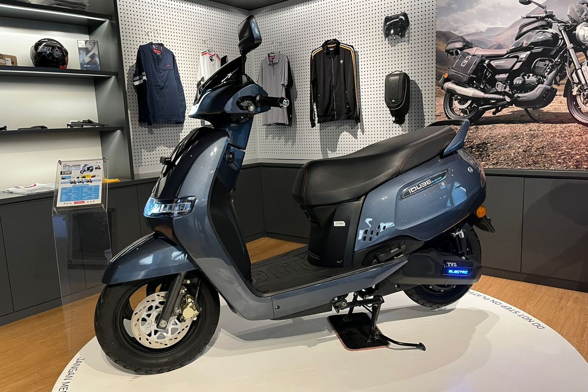 iQube S, TVS Motor Company, TVS iQube, TVS iQube S, Spek Motor Listrik TVS iQube S 2025, Jarak Tempuh Tembus 145 Km