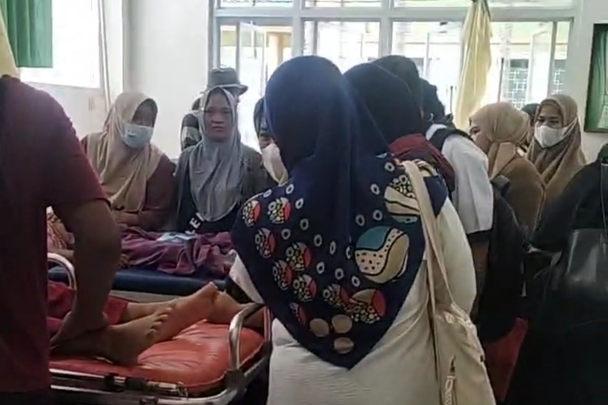 Sulawesi Barat, mamuju, keracunan MBG, Kondisi kritis, Dinas Kesehatan Mamuju, SMP Tapalang, Keracunan MBG, 2 Siswi SMP Tapalang Mamuju dalam Kondisi Kritis, Gejala Keracunan MBG pada Siswa Lain, Identitas Siswa yang Terkena Keracunan MBG, Dinas Kesehatan Mamuju Tindak Lanjut Kasus Keracunan, Pemeriksaan Sanitasi dan Keamanan Makanan