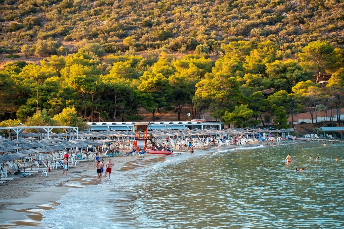 overtourism, sunbed, Yunani Hadapi Overtourism, 251 Pantai Wajib Alami Tanpa Fasilitas Turis