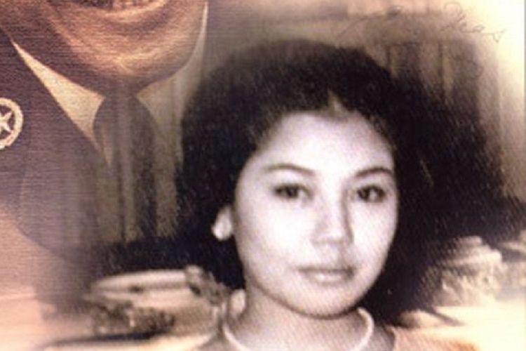 fatmawati, Soekarno, Presiden Soekarno, haryati, istri soekarno, Ratna Sari Dewi, Siti Oetari, hartini, hartini istri sukarno, Heldy Djafar, inggit ganarsih, Ratna Sari Dewi Soekarno, fatmawati istri soekarno, istri bung karno, yurike sanger, yurike sanger istri bung karno, 9 istri soekarno, siapa istri bung karno, siapa istri pertama bung karno, siapa saja istri bung karno, siapa nama istri bung karno, kartini manopo, Kisah 9 Istri Bung Karno, dari Oetari hingga Heldy Djafar, 2. Inggit Garnasih, Pendamping di Masa Sulit, 3. Fatmawati, Ibu Negara Pertama RI, 4. Hartini, Istri yang Setia di Istana, 5. Ratna Sari Dewi, Perempuan Jepang Cinta Bung Karno, 6. Haryati, Penari Istana yang Singkat Menjadi Istri, 7. Yurike Sanger, Istri yang Diberi Rumah di Cipinang, 8. Kartini Manopo, Pramugari dan Model Lukisan, 9. Heldy Djafar, Istri Termuda Bung Karno