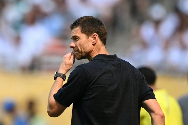 Liverpool, Premier League, Jamie Redknapp Bela Arne Slot usai Liverpool Dibantai Aston Villa
