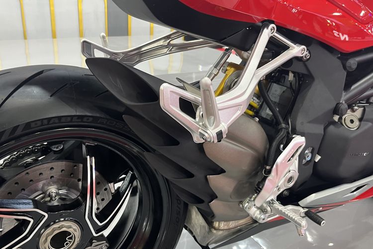 QJMotor Super9, Jakarta Fair 2025, MV Agusta, jakarta fair 2025, motor sport retro modern, QJMotor Super9 Hadir di Jakarta Fair, Mirip MV Agusta Superveloce