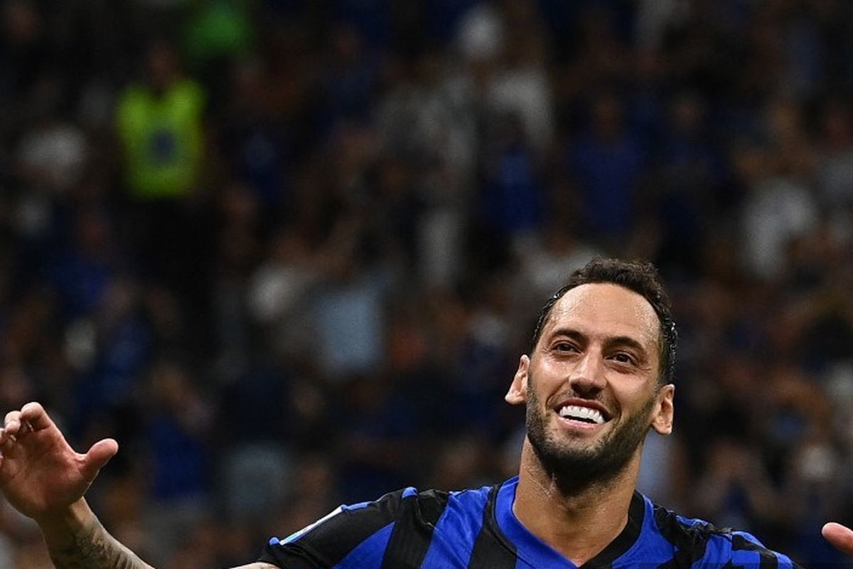 Hakan Calhanoglu, Turkiye, Kualifikasi Piala Dunia 2026 zona Eropa, pemain Inter Milan, Bulgaria, hakan calhanoglu, playoff piala dunia, turkiye, Kualifikasi Piala Dunia 2026 Zona Eropa, Turkiye vs Bulgaria, Turkiye di Ambang Playoff Piala Dunia, Hakan Calhanoglu Nyaris Tanpa Cela Soal Penalti