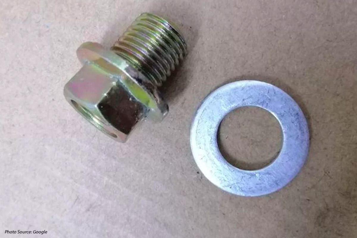 kunci torsi, Irwan Pane, baut pembuangan oli, drain bolt, Cara Benar Kencangkan Baut Pembuangan Oli Motor Tanpa Kunci Torsi, Tips Mengencangkan Drain Bolt Sepeda Motor Tanpa Alat Ukur Torsi, Standar Kekencangan Torsi untuk Baut Pembuangan Oli, Risiko Jika Pengencangan Tidak Tepat, Cara Mengencangkan Baut Pembuangan Oli Secara Manual, Hindari Menggunakan Kunci Panjang, Kesimpulan