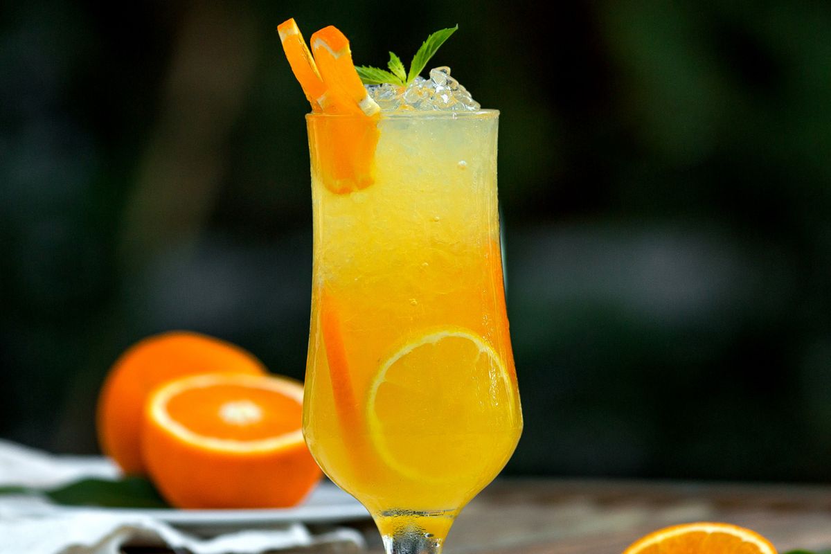 es soda jeruk, Resep es soda jeruk, Es soda jeruk, ide minuman segar, ide minuman segar dari buah, ide minuman segar simple, ide minuman segar kekinian, resep es soda jeruk, resep es jeruk soda, Resep Es Soda Jeruk, Ide Minuman Segar dari Buah