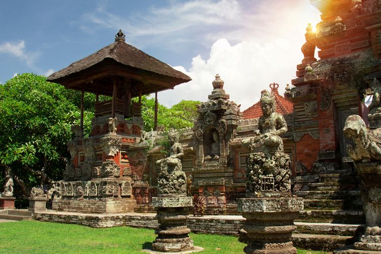 desa di Bali, Desa Penglipuran, Desa Jatiluwih, Rekomendasi 7 Desa di Bali yang Bisa Dikunjungi Jika Bosan Wisata Pantai, 1. Desa Penglipuran, 2. Desa Jatiluwih, 3. Desa Tenganan, 4. Desa di Ubud, 5. Desa Munduk, 6. Desa Batubulan, 7. Desa Trunyan