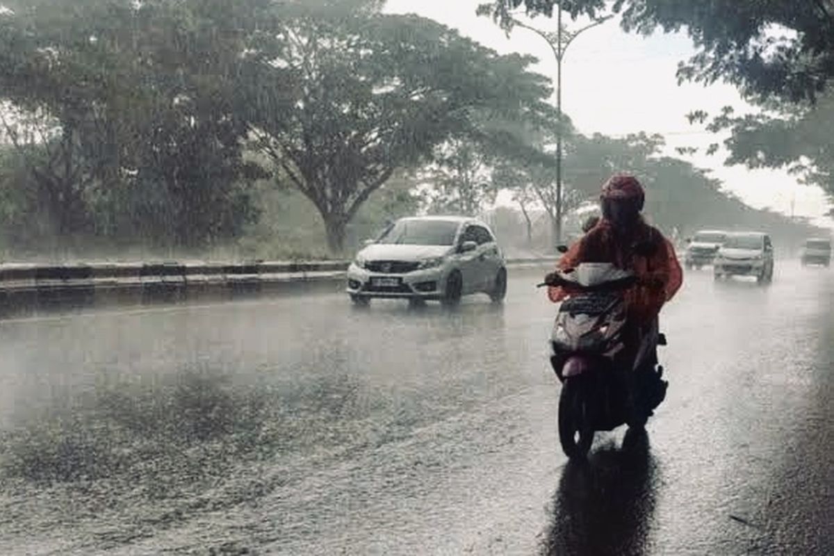 prakiraan cuaca, Hujan petir, BMKG, prakiraan cuaca Jawa Tengah, hujan petir, prakiraan cuaca jawa tengah, prakiraan cuaca Jawa Tengah hari ini, cuaca Jawa Tengah hari ini, Prakiraan Cuaca Jawa Tengah 11 November 2025: Semarang hingga Sragen Berpotensi Petir