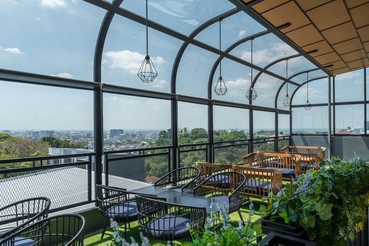 wisata kuliner Semarang, kuliner semarang hits, tempat makan view gunung, restoran instagramable semarang, 7 Tempat Makan View Pegunungan di Semarang, Salah Satunya Dikunjungi The Dudas, 1. Banaran Sky View, 2. Monti Dining, 3. Layang Layang Kitchen, Restaurant &amp; Rooftop Bar, 4. Kala Senja, 5. Tungkubumi, 6. Eling Bening, 7. Taman Indah Sari Resto