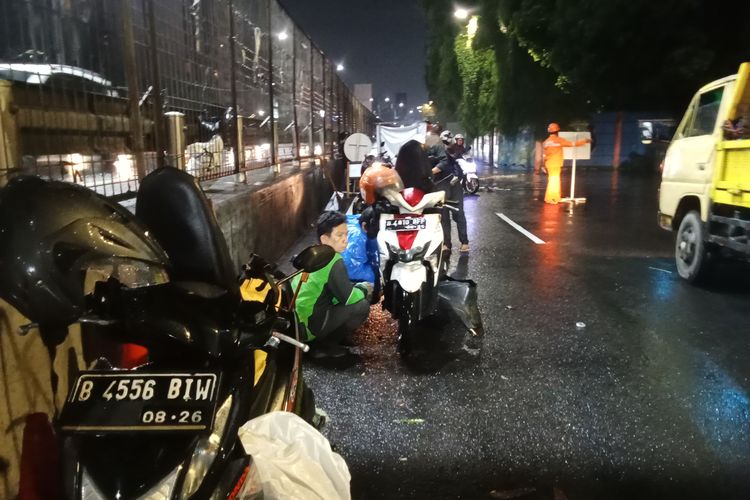 sepeda motor, Motor Mogok Akibat Terobos Banjir: Ini Langkah Penanganan yang Benar