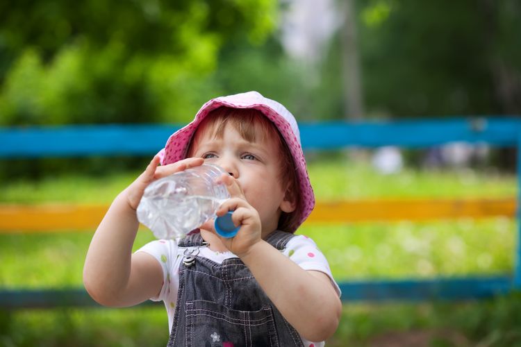 cuaca panas, El Nino, cuaca panas ekstrem, Anak Sering Lupa Minum Saat Cuaca Panas, IDAI Ingatkan Risiko Dehidrasi, Anak bisa cepat kehilangan cairan, Kenali tanda awal dehidrasi pada anak, Cara mencegah dehidrasi saat cuaca panas, Orangtua diminta lebih waspada saat El Nino