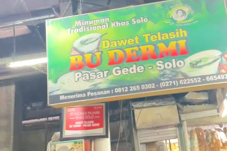 Pasar Gede Solo, kuliner Pasar Gede Solo, lokasi pasar gede solo, makanan di Pasar Gede Solo, kuliner Pasar Gede lantai 2, Jalan-jalan ke Solo? Ini 9 Kuliner di Pasar Gede yang Bisa Dicoba, Murah dan Enak, Ayam Panggang Klaten Bu Kas, Nasi Liwet Bu Sri, Dawet Telasih Bu Hj. Sipon , Dawet Telasih Bu Dermi, Semar Mendem Mbah Pat, Uma Yumcha, Lenjongan Bu Sum, Jadah Bakar Kang Didin, Jenang Bu Heni