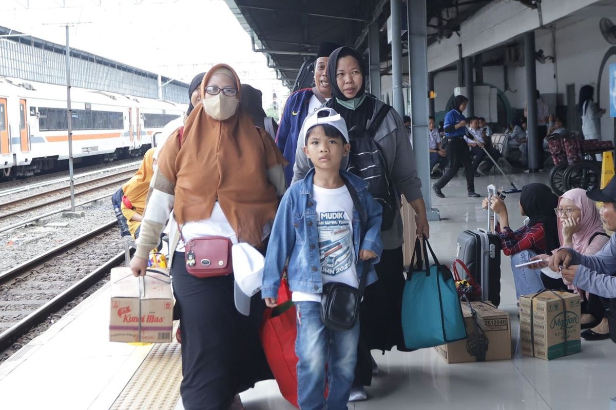 daftar mudik gratis 2026, Daftar 11 Mudik Gratis 2026, Lengkap dengan Jadwal, Syarat, dan Cara Daftar, 8. Mudik gratis Indogrosir 2026, 9. Mudik gratis Indomaret 2026, 10. Mudik gratis Alfamidi, 11. Mudik gratis Alfamart