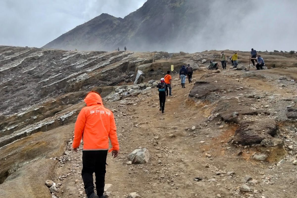 Kawah Ijen, Meski Pendaki yang Hilang Ditemukan Selamat, Kawah Ijen Tutup hingga 26 Februari 2026