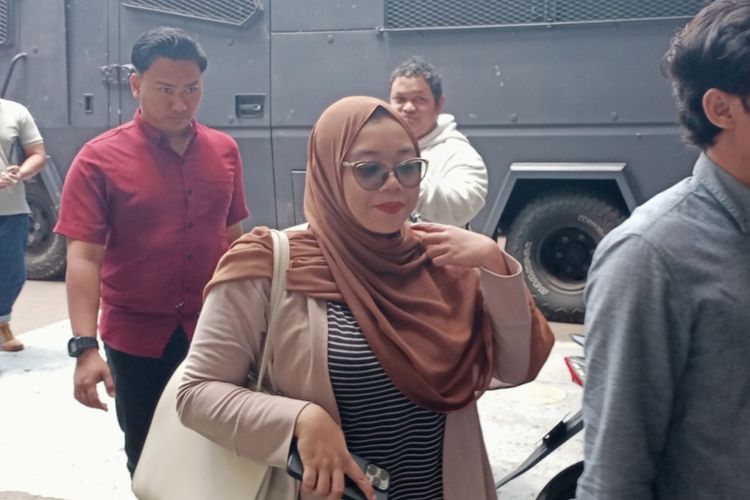 Yai mim, Yai mim vs sahara, eks dosen uin malang yai mim, yai mim dan tetangganya, Yai Mim Resmi Laporkan 17 Orang ke Polisi soal Dugaan Persekusi, Sahara dan Suami Kembali Terseret