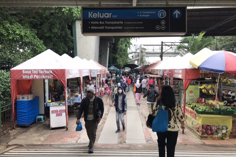 Jakarta, Ramadan, 8 Spot Berburu Takjil Paling Populer di Jakarta, 1. Pasar Bendungan Hilir, Jakarta Pusat, 2. Pasar Santa, Kebayoran Baru, Jakarta Selatan, 3. Masjid Sunda Kelapa, Menteng, Jakarta Pusat, 4. Jalan Panjang, Jakarta Barat, 5. Kawasan Tebet, Jakarta Selatan, 6. Kawasan Condet, Jakarta Timur, 7. Kanal Banjir Timur (KBT), Jakarta Timur, 8. Kota Tua Jakarta, Jakarta Barat