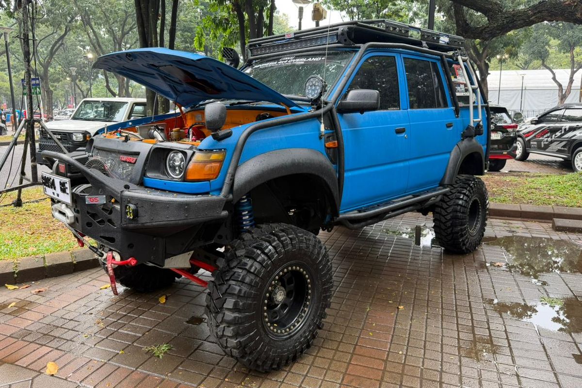 mobil off-road, modifikasi, Kijang Krista Disulap Jadi Monster Off-road, Biayanya Setara Harga Zenix Hybrid