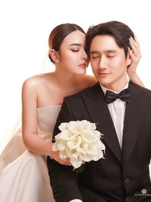 prewedding, Kenny Austin, Amanda Manopo, amanda manopo prewedding, amanda manopo menikah dengan arya saloka, kenny austin dan amanda manopo, amanda manopo dan kenny austin pacaran, 8 Gaya Prewedding Amanda Manopo dan Kenny Austin, Romantis dan Elegan, 1. Elegan dengan hewan peliharaan, 2. Gaun mini berstruktur bunga, 3. Sentuhan hitam-putih yang klasik, 4. Makeup, 5. Look minimalis tapi berkelas, 6. Bouquet, 7. Tatanan rambut sleek bun, 8. Kilau perhiasan berkelas