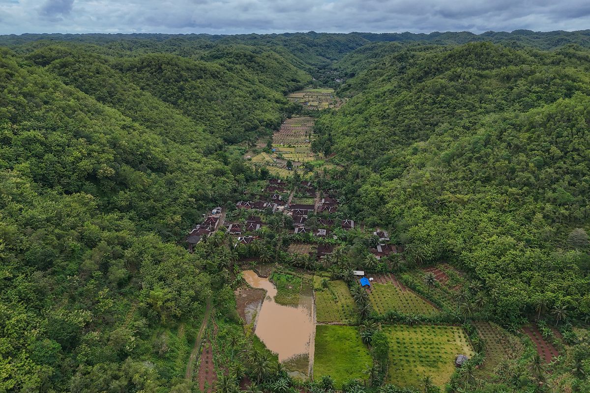 Wonogiri juga Punya Dusun di Lembah Kering Bengawan Solo Purba, 1. Menikmati kuliner khas desa, 2. Minum jamu kunyit, 3. Bikin kerupuk romeo, 4. Live in, 5. Gowes, 6. Naik jip wisata
