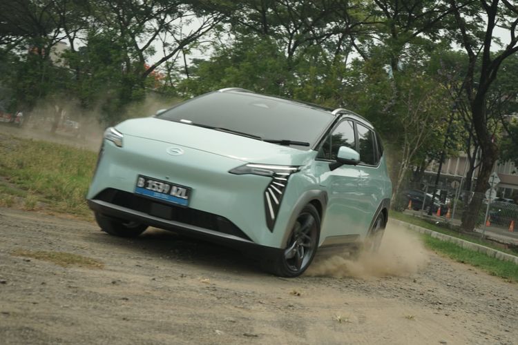BYD Atto 3, Chery E5, MG4 EV, SUV Listrik Rp 400 Jutaan: BYD Atto 3, Chery E5, MG4 EV, Aion Y Plus, Interior, Fitur Unggulan, Baterai dan Jarak Tempuh, Kesimpulan