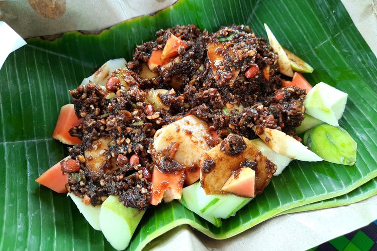 wisata kuliner, Medan, kuliner khas Medan, Mi aceh, Soto medan, Bubur medan, kuliner Medan, Teh susu telur, 10 Kuliner di Medan yang Wajib Dicoba Wisatawan, 1. Mi aceh, 2. Sup sumsum sapi, 3. Bihun kari, 4. Mi balap, 5. Soto medan, 6. Rujak kolam, 7. Bubur medan, 8. Belut goreng cabai hijau, 10. Teh susu telur