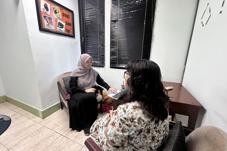 pengalaman konsultasi psikolog, Pengalaman Berkonsultasi dengan Psikolog untuk Memulihkan Diri , Memasuki ruang konsultasi yang tenang, Ruang aman untuk bercerita, Menemukan akar masalah secara bertahap, Diarahkan untuk konsultasi lanjutan 
