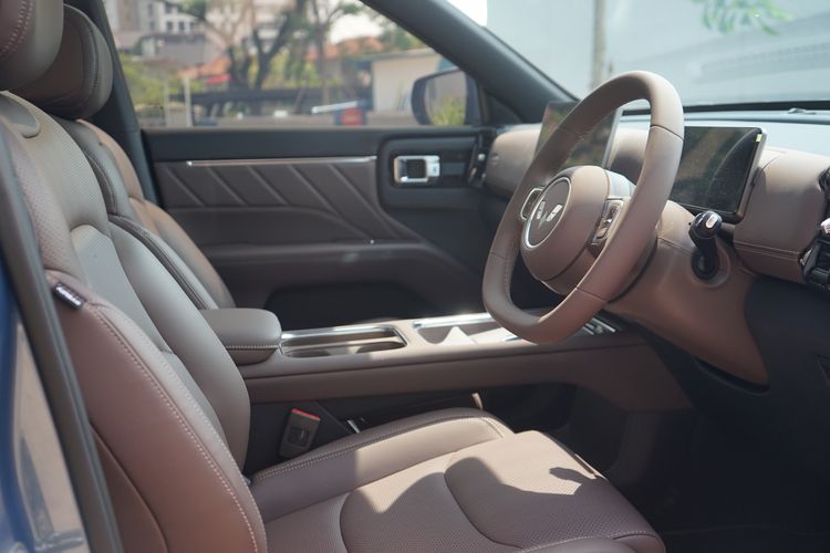 Eksion, kabin, interior, fitur, Bedah Tipis Interior Wuling Eksion, Pilihan Baru SUV 7-Seater