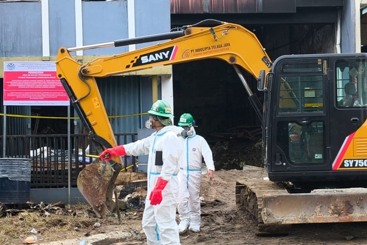 KLH Hitung Dampak Pencemaran Sungai Cisadane Usai Gudang Pestisida Terbakar, Air tercemar mengalir hingga puluhan kilometer, Penyegelan dan proses hukum berjalan, Audit lingkungan diperintahkan, Bantahan perusahaan