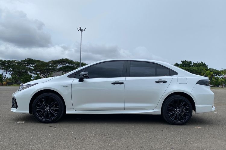 sedan, mobil hybrid, Mobil Hybrid, eskterior, Toyota Corolla Altis HEV GR Sport, Toyota Corolla Altis HEV, Bahas Desain Toyota Corolla Altis GR HEV
