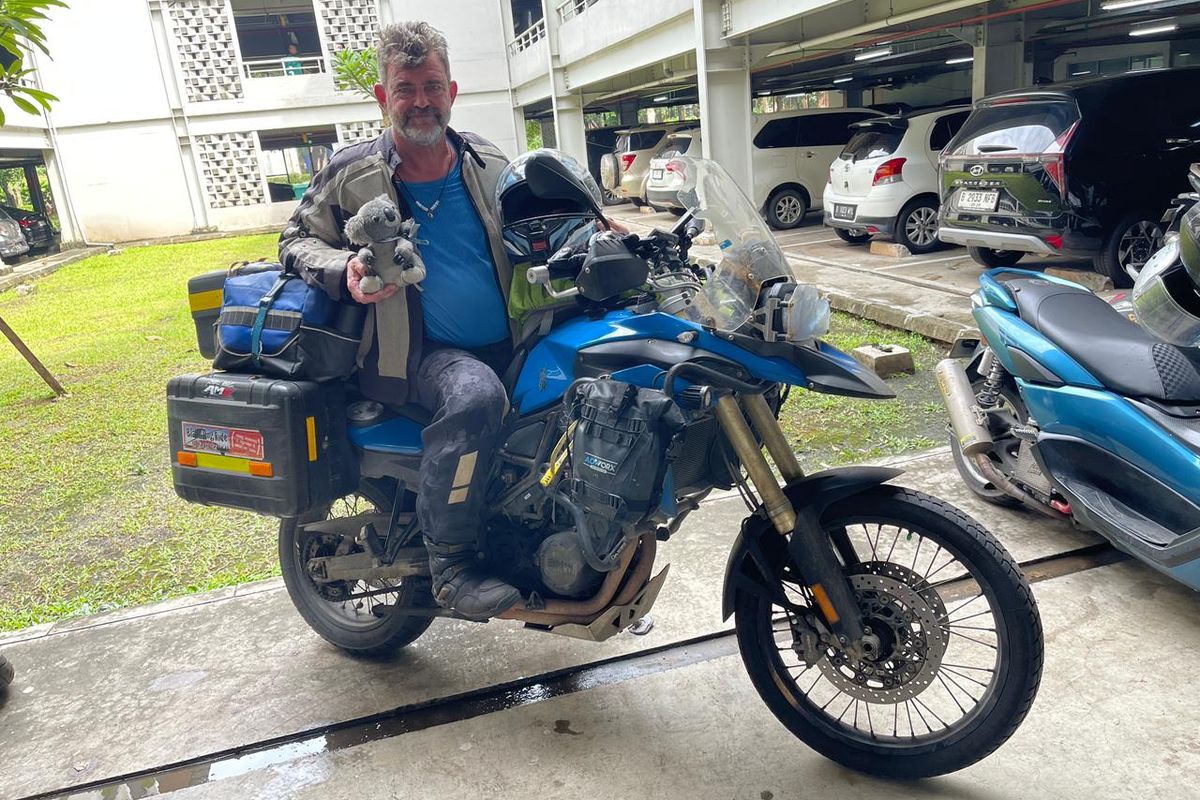 Rob Kirwan, BMW F 800 GS, Kisah Rob Kirwan: Suka Duka Solo Rider Australia Jelajah Indonesia, Keindahan Alam Menakjubkan dan Hangatnya Keramahan Lokal, "Drama" Suku Cadang Moge dan Birokrasi yang Rumit, Budaya Berkendara yang Agresif dan Ancaman Hewan Liar, Tidak Ada Penyesalan, Lanjut ke Sumatera