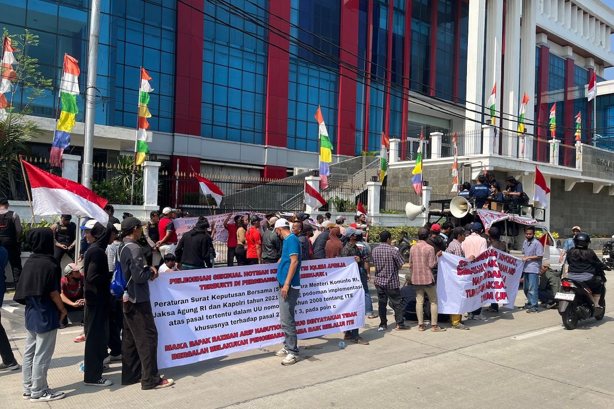 demo, demo jakarta, demo 2 september, Demo 2 September  2025, 7 Titik Demo 2 September 2025 di Jakarta dan Daftar Tuntutannya, 1. Komunitas Ojek Online Mahasiswa Indonesia (KOMI), 2. Aliansi Rakyat Peduli Energi (ARPE), 3. Forum Ketua DPW Partai Berkarya, 4. Aliansi Taktis Aksi 177 URC Bergerak, 5. Bank Indonesia, Cabang Kota Jakpus, 6. Kementerian Dikti Saintek, Tanah Abang, 7. Kantor PT Pegadaian, Senen