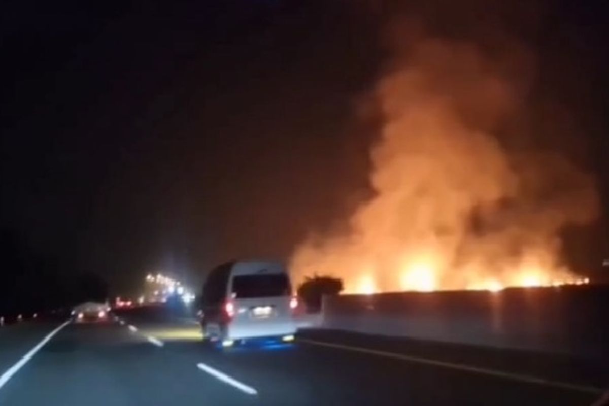 kebakaran tol, Jasa Marga, tol ciperna cirebon, meteor jatuh di cirebon, kodim cirebon, Jasa Marga dan TNI Pastikan Tak Ada Kebakaran di Tol Ciperna Imbas Dugaan Meteor Jatuh
