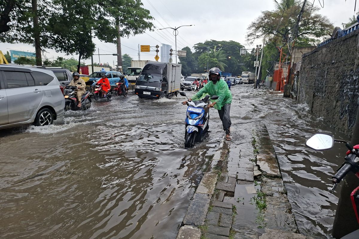 banjir Jakarta, Titik Banjir Jakarta Jumat Pagi, Berikut Daftar RT dan Ruas Jalan yang Terendam, Jakarta Barat 8 RT, Jakarta Utara 2 RT, Jakarta Selatan 10 RT, Jakarta Timur 21 RT