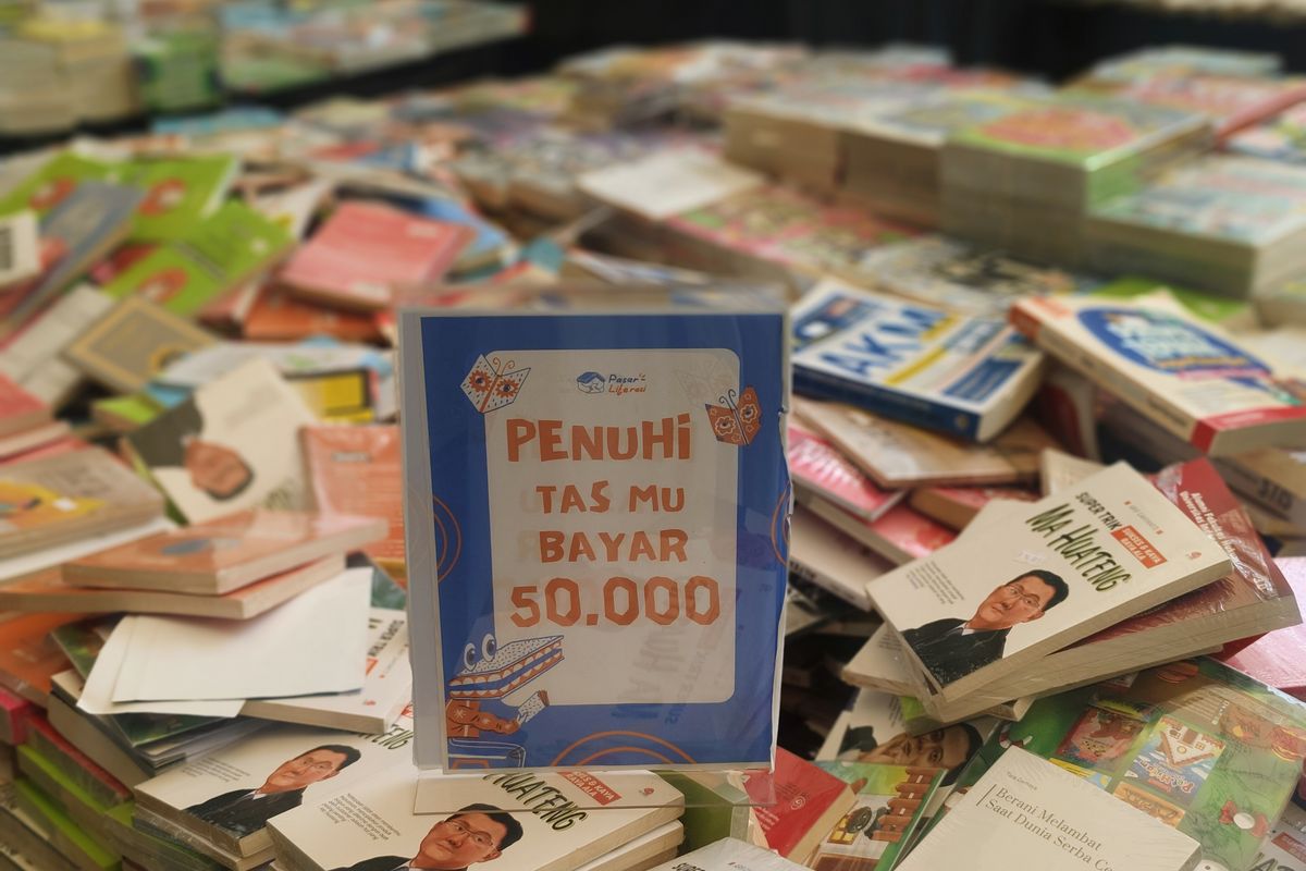 bazar buku di jaksel, bazar buku di jakarta selatan, bazar buku terdekat, pasar literasi jakarta, pasar literasi one belpark, promo pasar literasi, bazar buku murah 2025, Ada Bazar Buku di Jakarta Selatan, Belanja 1 Tas Penuh Cuma Rp 50.000